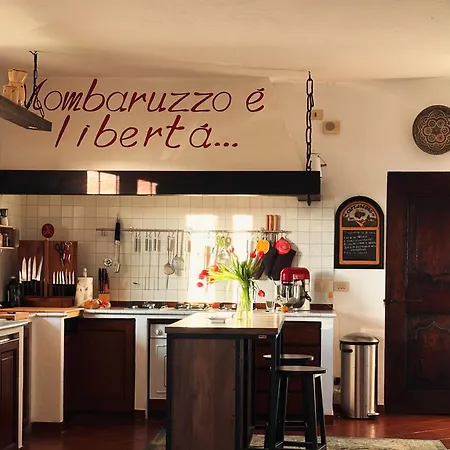 Вилла Cascina Bella Relais Момбаруццо