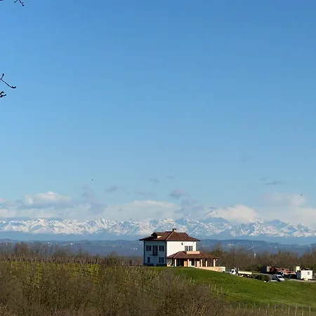 Cascina Bella Relais * Момбаруццо