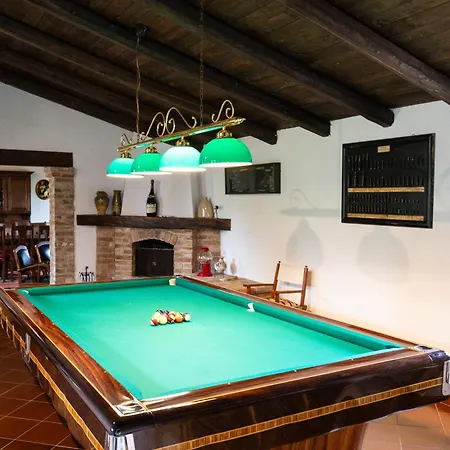 Cascina Bella Relais * Момбаруццо